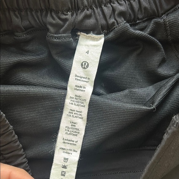 Lululemon Athletica Hotty Hot Shorts 4” - Picture 3 of 3